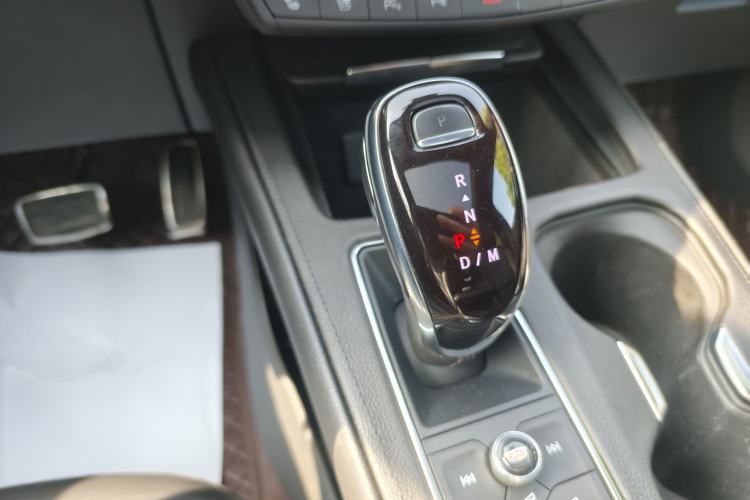Used Cadillac XT4 2022 28T Four-Wheel Drive Platinum Edition Interior 6