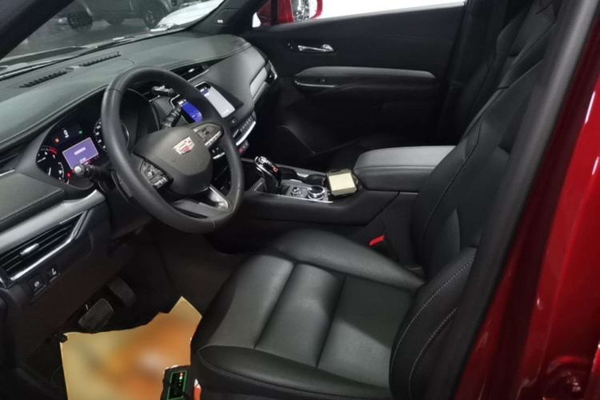 Used Cadillac XT4 2022 28T Two-Wheel-Drive Luxury Version Left Front Seat
