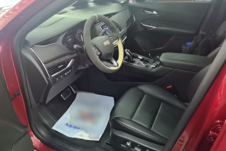 Used Cadillac XT4 2022 28T Four-Wheel Drive Platinum Edition Left Front Seat