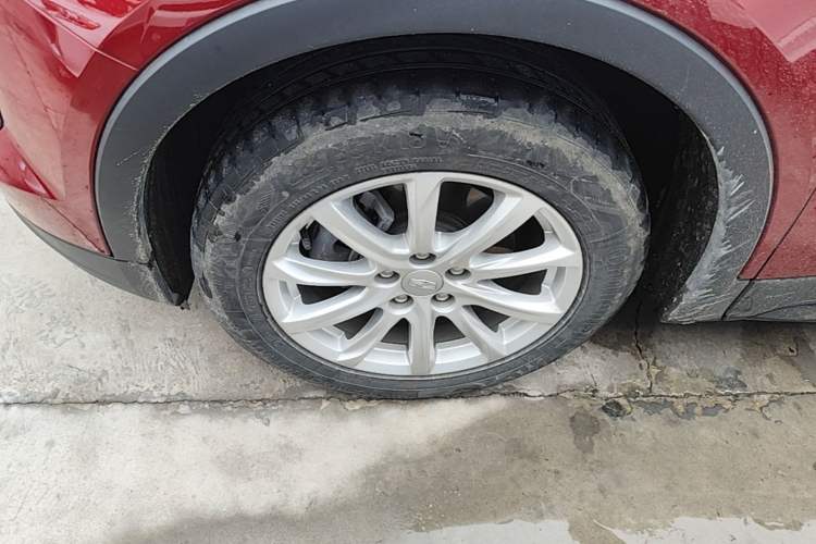 Used Cadillac XT4 2022 28T Two-Wheel Drive Fashion Edition Left Front Wheel Hub