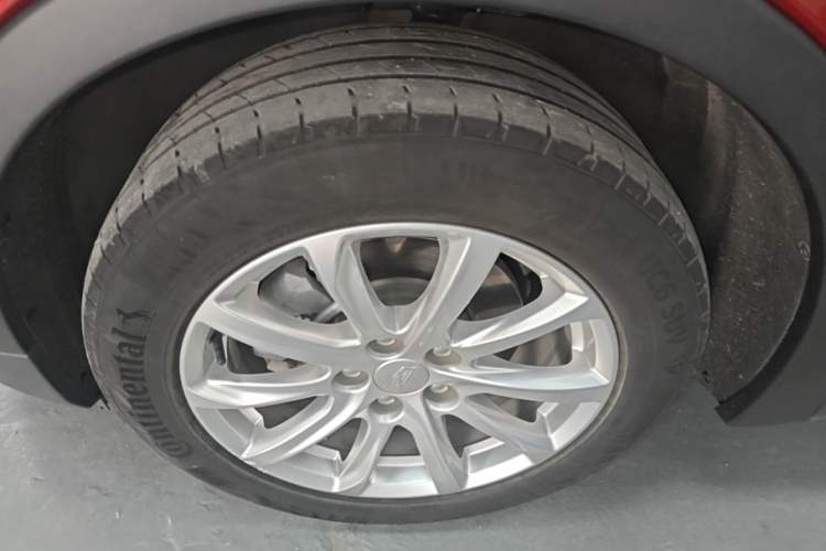 Used Cadillac XT4 2022 28T Two-Wheel Drive Fashion Edition Left Front Wheel Hub