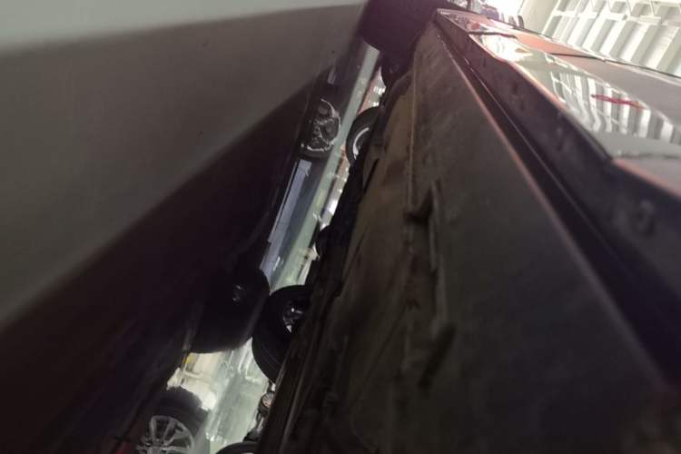 Used Cadillac XT4 2022 28T Four-Wheel Drive Platinum Edition Left Side Sill