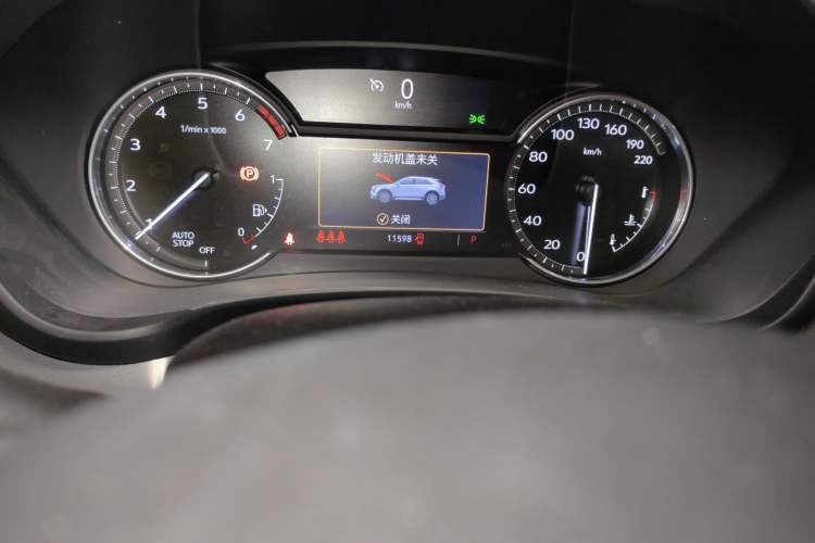 Used Cadillac XT4 2022 28T Two-Wheel-Drive Luxury Version Odometer Close Up