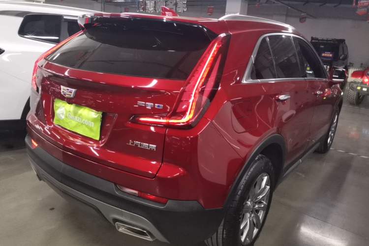 Used Cadillac XT4 2022 28T Two-Wheel-Drive Luxury Version Rear Right 45 Deg