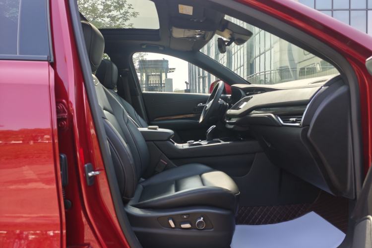 Used Cadillac XT4 2022 28T Four-Wheel Drive Platinum Edition Right Front Seat