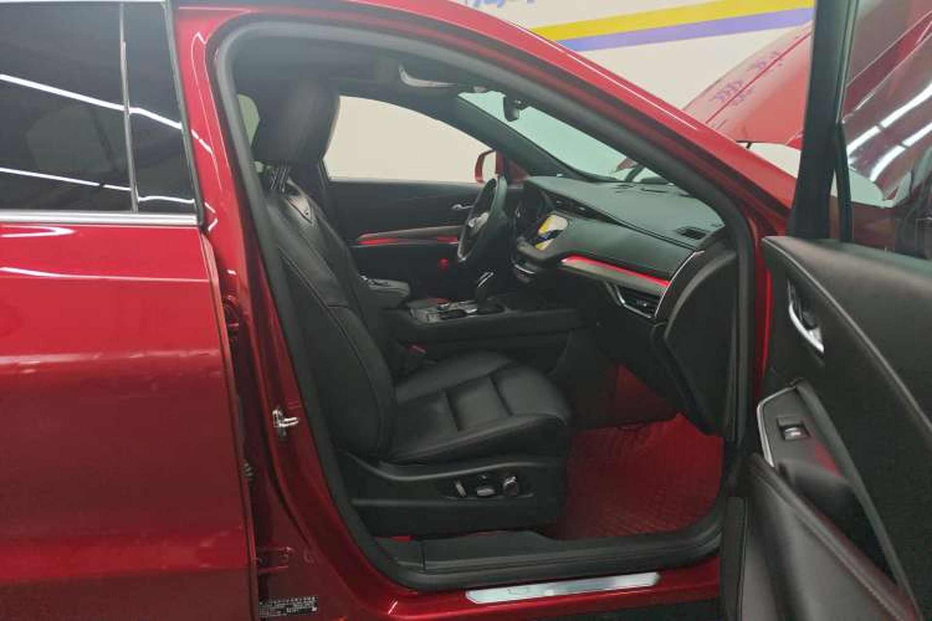 Used Cadillac XT4 2022 28T Two-Wheel Drive Prestige Version Right Front Seat