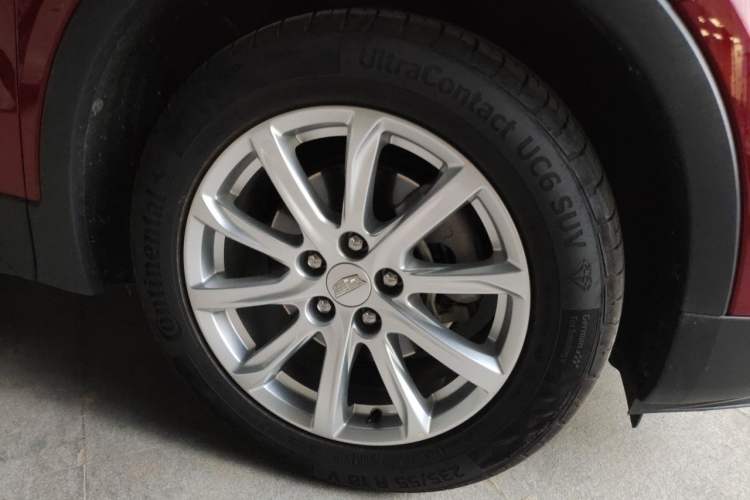Used Cadillac XT4 2022 28T Two-Wheel Drive Fashion Edition Right Front Wheel Hub