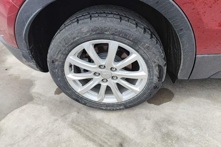 Used Cadillac XT4 2022 28T Two-Wheel Drive Fashion Edition Right Rear Wheel Hub