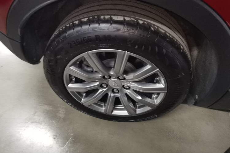 Used Cadillac XT4 2022 28T Two-Wheel-Drive Luxury Version Right Rear Wheel Hub