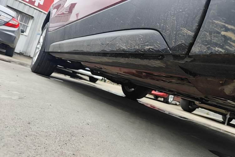 Used Cadillac XT4 2022 28T Two-Wheel Drive Fashion Edition Right Side Sill