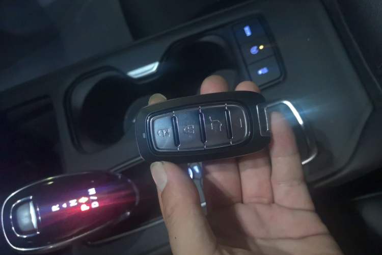 Used Cadillac XT4 2022 28T Two-Wheel-Drive Luxury Version Vehicle Key