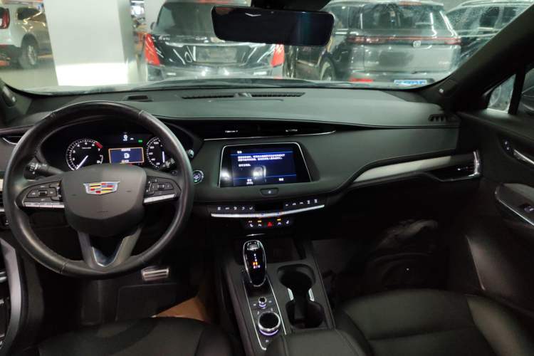 Used Cadillac XT4 2022 28T Two-Wheel-Drive Luxury Version Audio And AC Panel