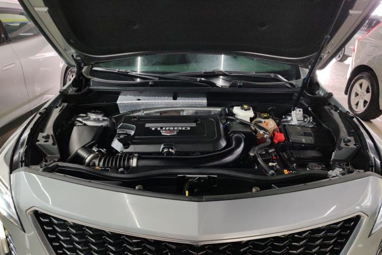 Used Cadillac XT4 2022 28T Two-Wheel-Drive Luxury Version Engine Bay