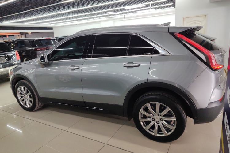 Used Cadillac XT4 2022 28T Two-Wheel-Drive Luxury Version Exterior 3