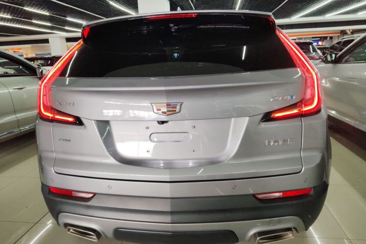 Used Cadillac XT4 2022 28T Two-Wheel-Drive Luxury Version Exterior 4