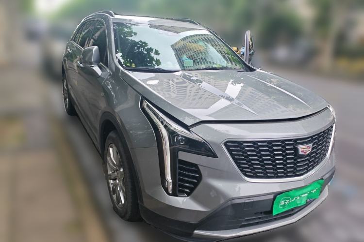 Used Cadillac XT4 2022 28T Two-Wheel Drive Prestige Version Front Right 45 Deg