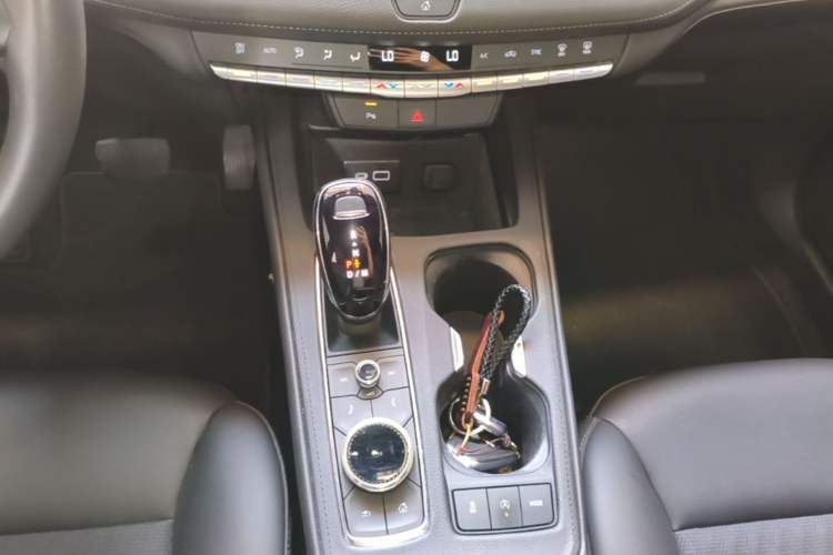 Used Cadillac XT4 2022 28T Two-Wheel Drive Fashion Edition Gear Lever