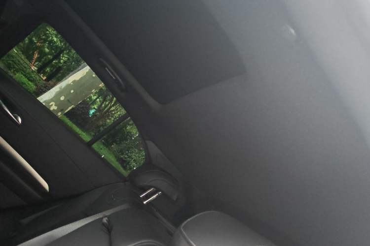 Used Cadillac XT4 2022 28T Two-Wheel Drive Prestige Version Headliner