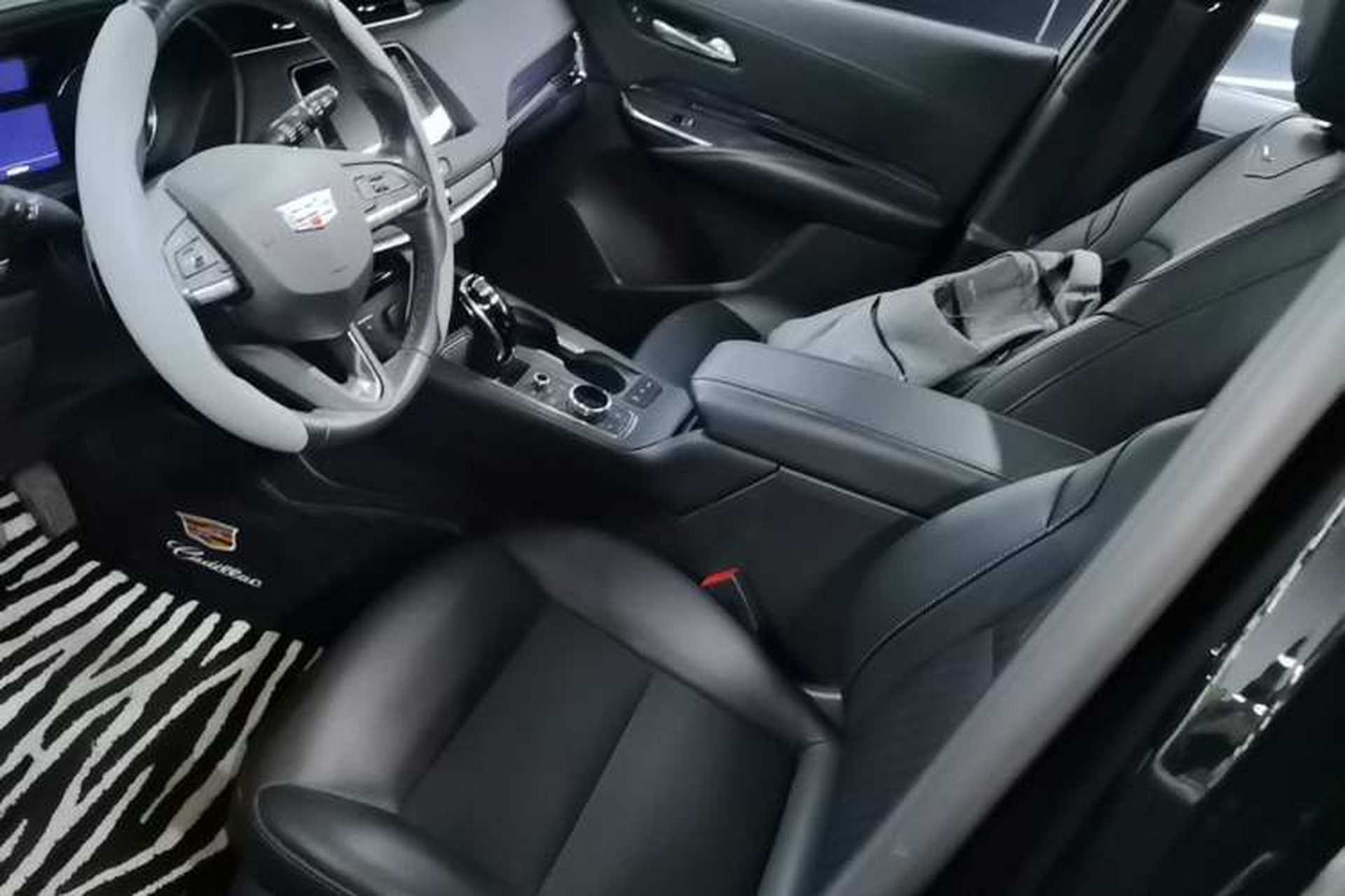 Used Cadillac XT4 2022 28T Two-Wheel Drive Fashion Edition Left Front Seat