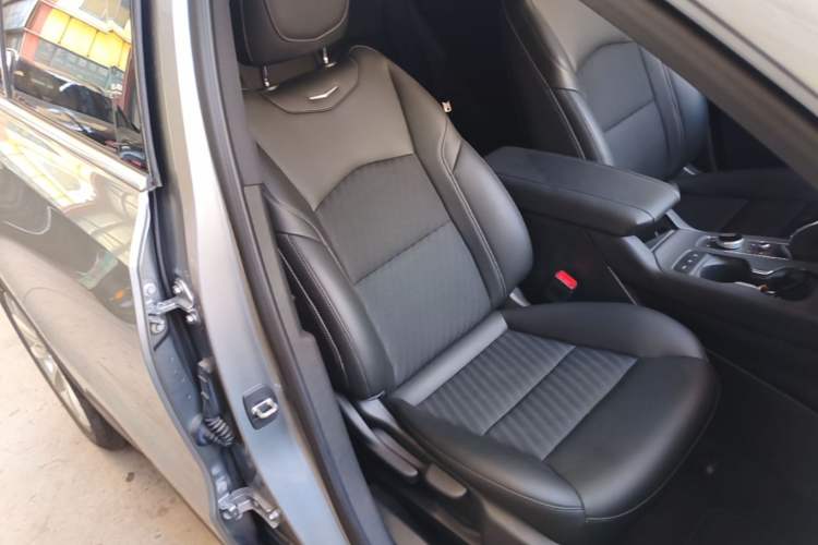 Used Cadillac XT4 2022 28T Two-Wheel Drive Fashion Edition Right Front Seat