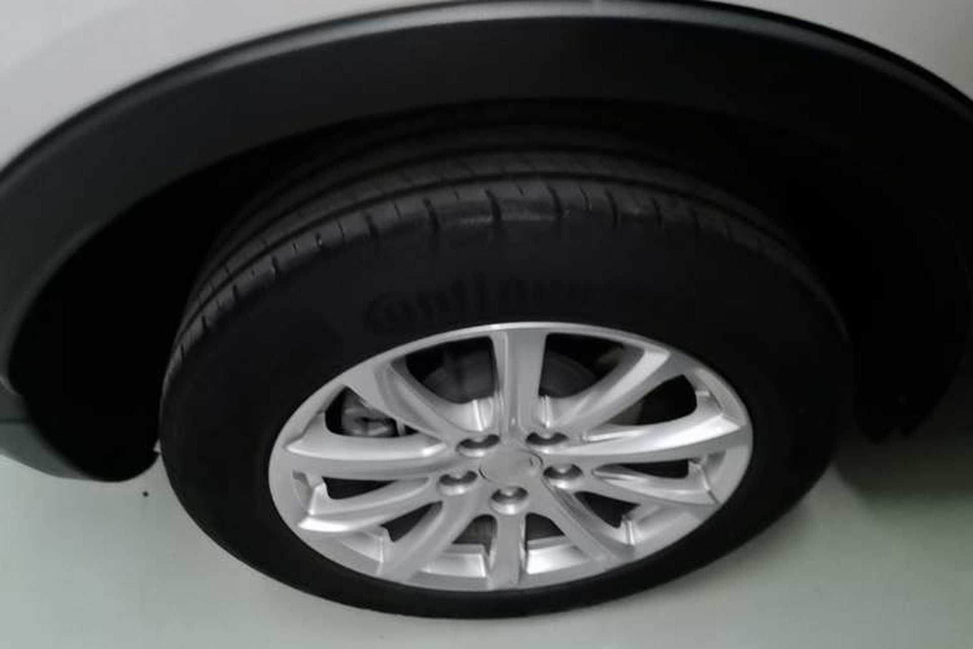 Used Cadillac XT4 2022 28T Two-Wheel Drive Fashion Edition Right Rear Wheel Hub