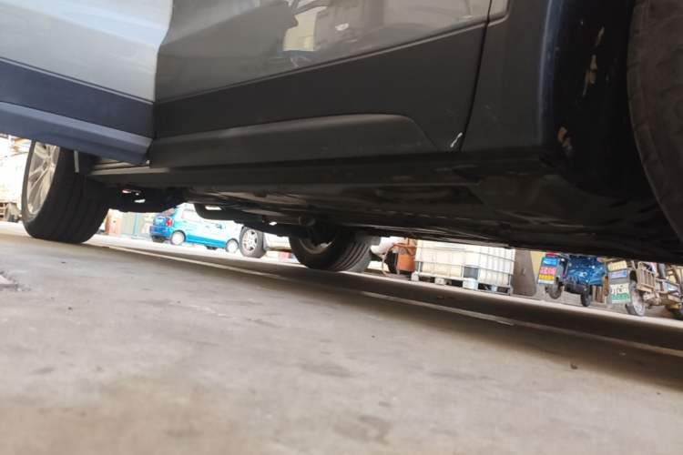 Used Cadillac XT4 2022 28T Two-Wheel Drive Fashion Edition Right Side Sill
