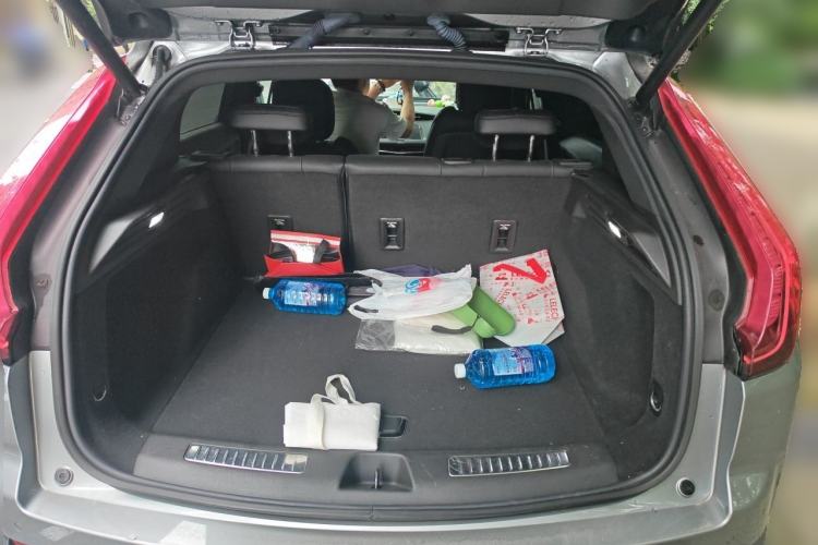 Used Cadillac XT4 2022 28T Two-Wheel Drive Prestige Version Trunk
