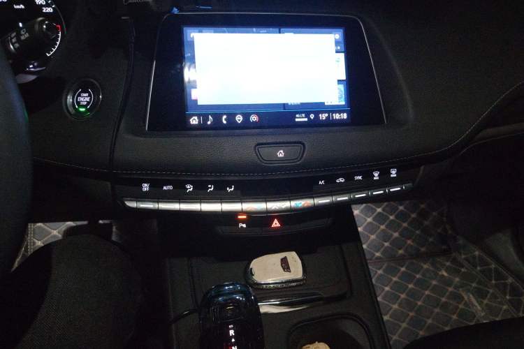 Used Cadillac XT4 2022 28T Two-Wheel Drive Fashion Edition Audio And AC Panel