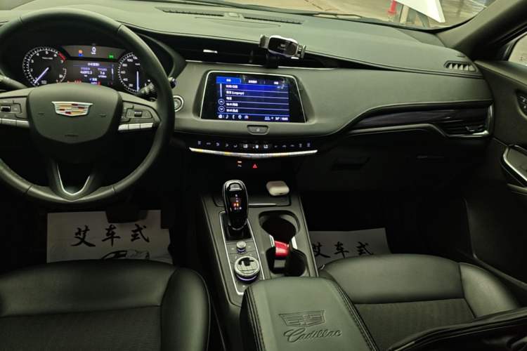 Used Cadillac XT4 2022 28T Two-Wheel Drive Fashion Edition Audio And AC Panel
