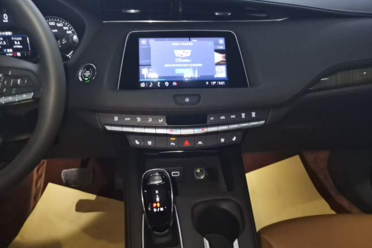 Used Cadillac XT4 2022 28T Four-Wheel Drive Prestige Version Audio And AC Panel