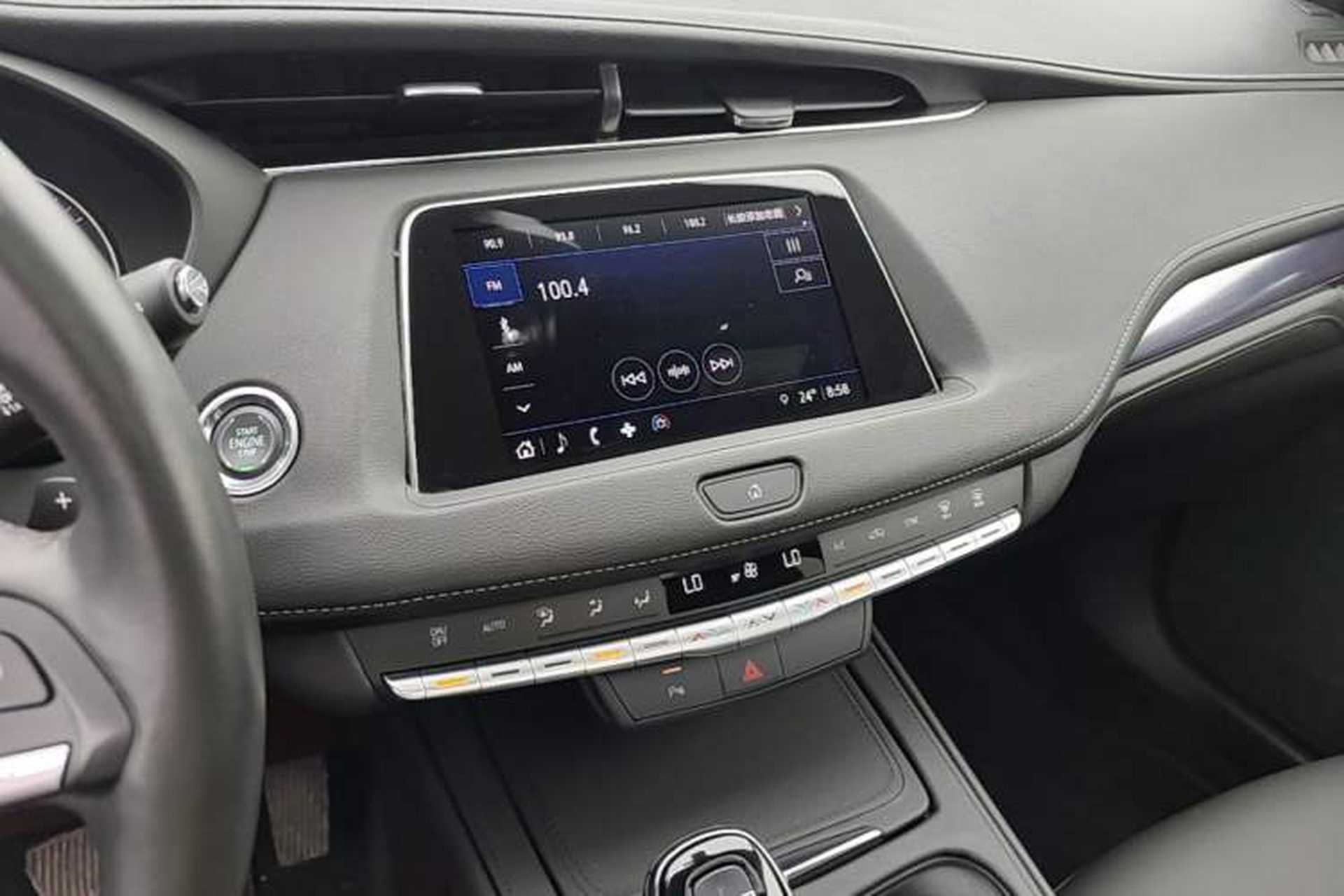 Used Cadillac XT4 2022 28T Two-Wheel Drive Fashion Edition Audio And AC Panel