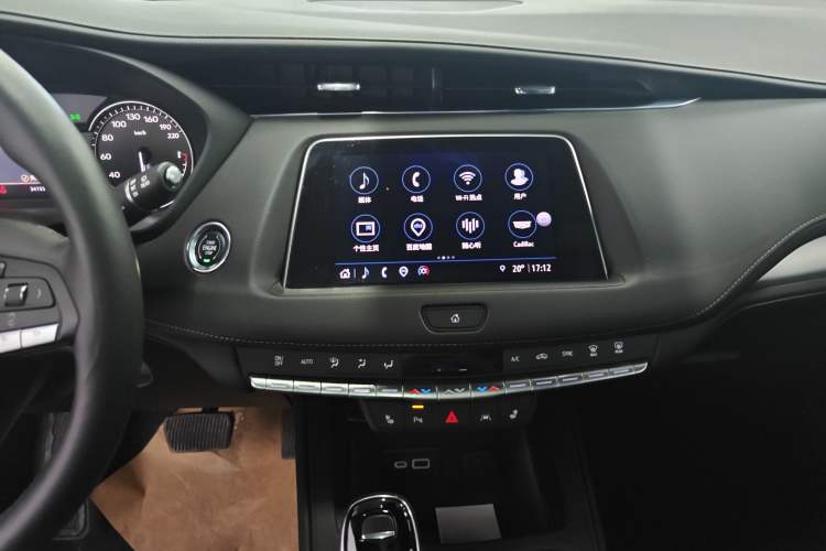 Used Cadillac XT4 2022 28T Two-Wheel-Drive Luxury Version Audio And AC Panel