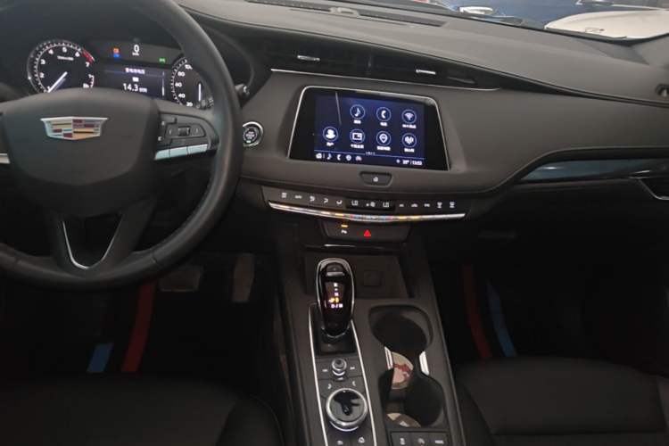 Used Cadillac XT4 2022 28T Two-Wheel Drive Fashion Edition Audio And AC Panel