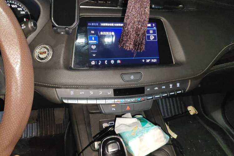 Used Cadillac XT4 2022 28T Two-Wheel Drive Fashion Edition Audio And AC Panel