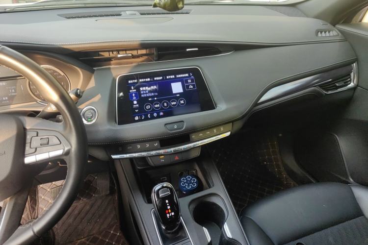 Used Cadillac XT4 2022 28T Two-Wheel Drive Fashion Edition Audio And AC Panel