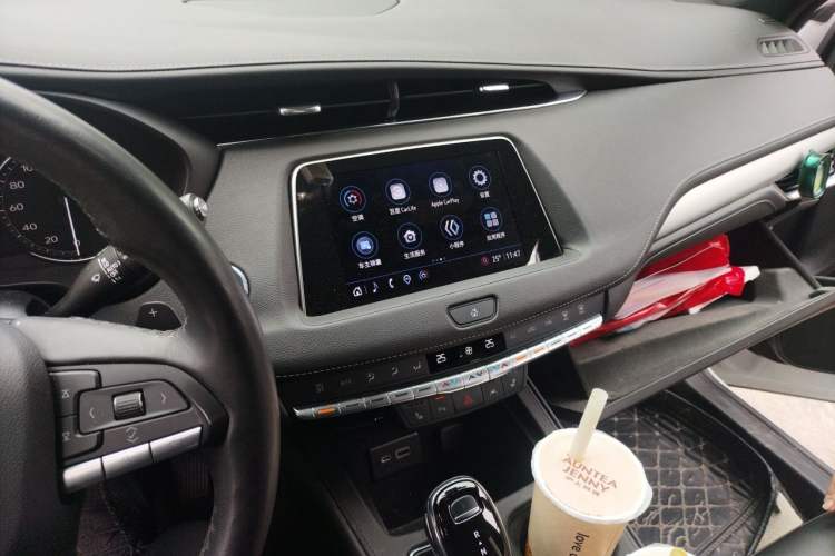 Used Cadillac XT4 2022 28T Two-Wheel-Drive Luxury Version Audio And AC Panel