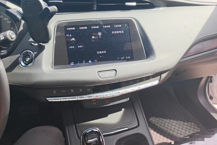 Used Cadillac XT4 2022 28T Two-Wheel Drive Fashion Edition Audio And AC Panel