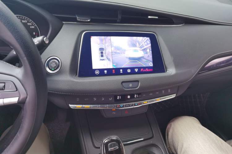 Used Cadillac XT4 2022 28T Two-Wheel Drive Fashion Edition Audio And AC Panel