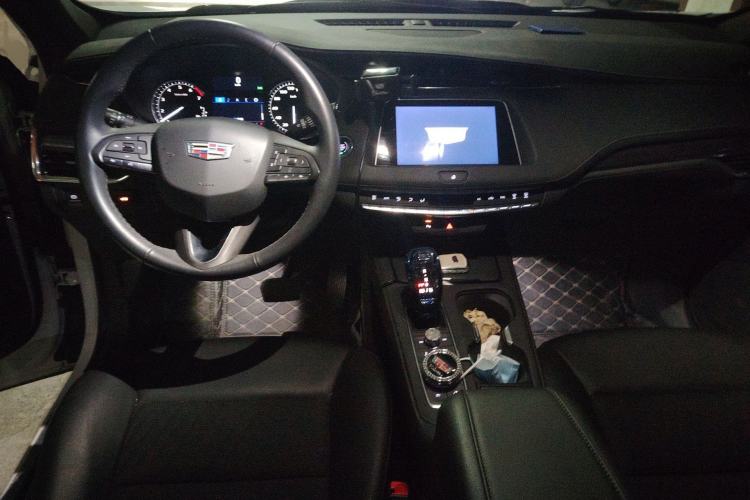 Used Cadillac XT4 2022 28T Two-Wheel Drive Fashion Edition Center Console