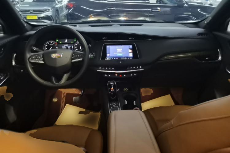 Used Cadillac XT4 2022 28T Four-Wheel Drive Prestige Version Center Console