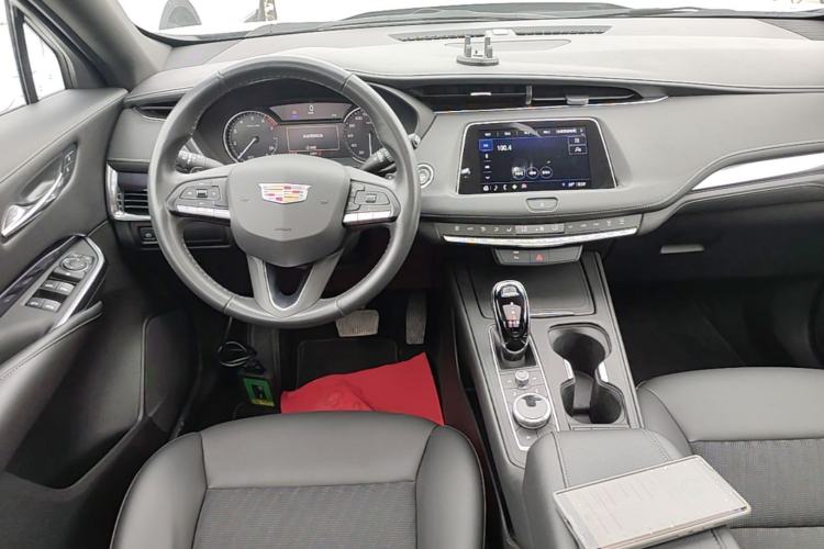 Used Cadillac XT4 2022 28T Two-Wheel Drive Fashion Edition Center Console