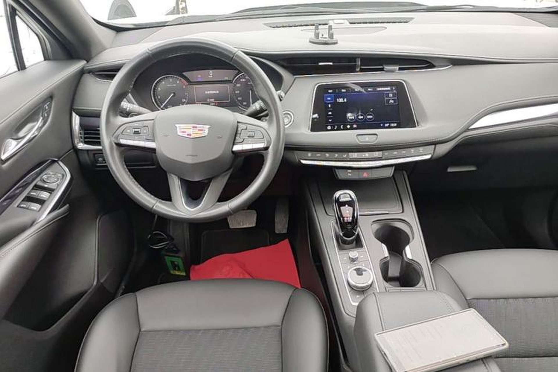 Used Cadillac XT4 2022 28T Two-Wheel Drive Fashion Edition Center Console