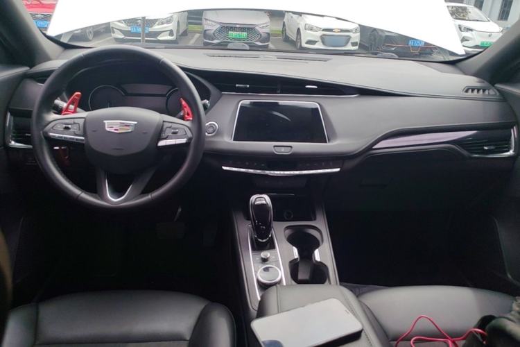 Used Cadillac XT4 2022 28T Two-Wheel Drive Fashion Edition Center Console