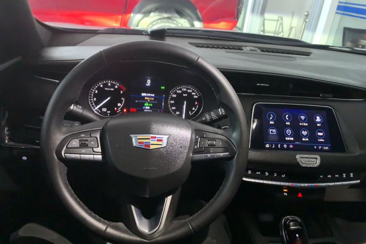 Used Cadillac XT4 2022 28T Two-Wheel Drive Fashion Edition Center Console