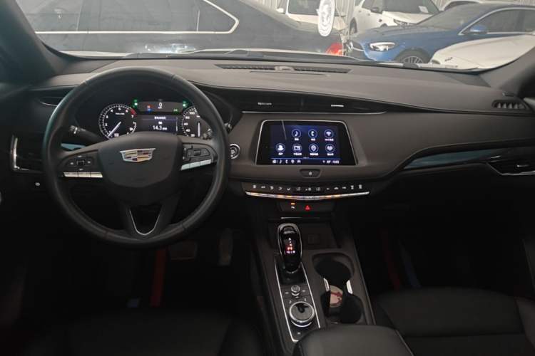 Used Cadillac XT4 2022 28T Two-Wheel Drive Fashion Edition Center Console