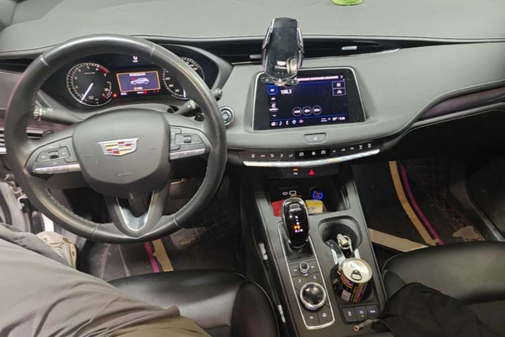 Used Cadillac XT4 2022 28T Two-Wheel Drive Fashion Edition Center Console