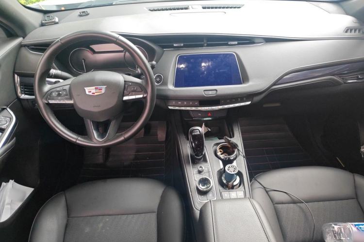 Used Cadillac XT4 2022 28T Two-Wheel Drive Fashion Edition Center Console