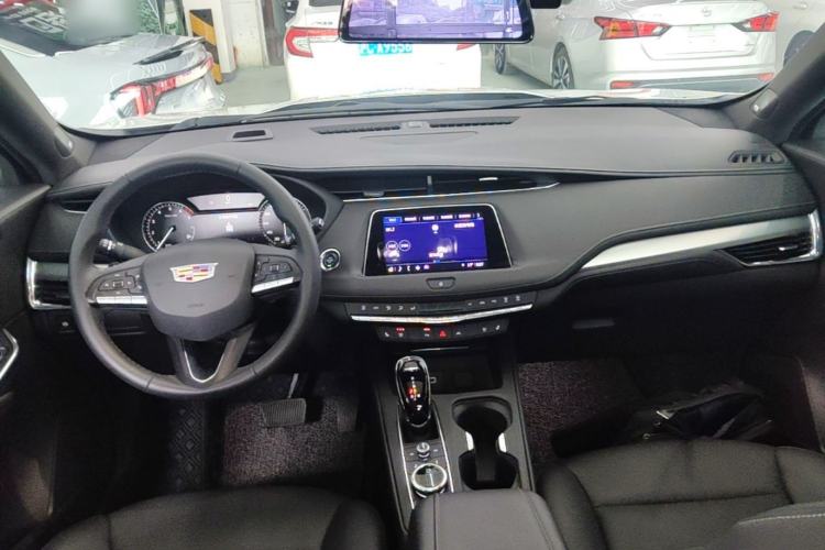 Used Cadillac XT4 2022 28T Two-Wheel Drive Prestige Version Center Console
