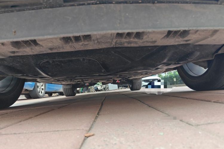 Used Cadillac XT4 2022 28T Two-Wheel Drive Prestige Version Chassis Front