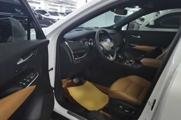 Used Cadillac XT4 2022 28T Four-Wheel Drive Prestige Version Driver Seat